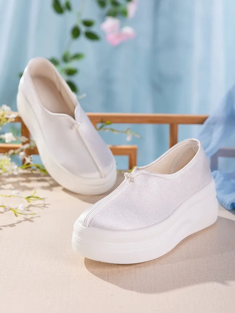 Hanfu Shoes: Pristine