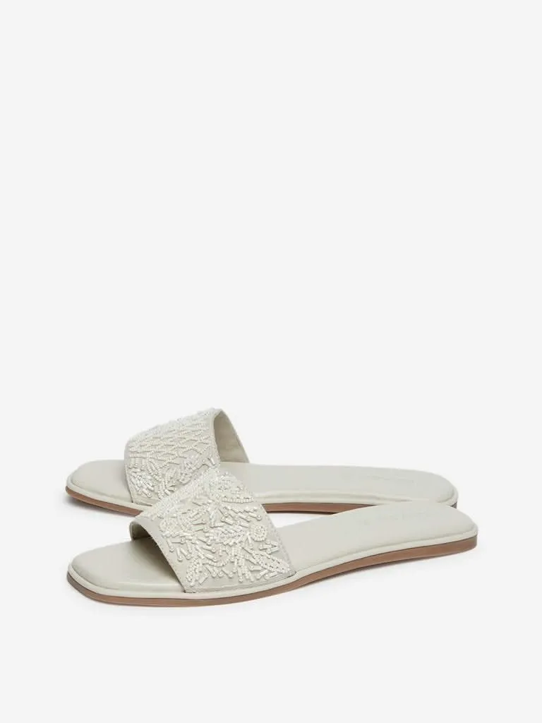 LUNA BLU Off White Pearl Detailed Slides